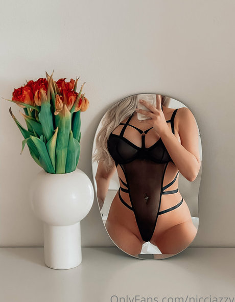 Nicci Azzy