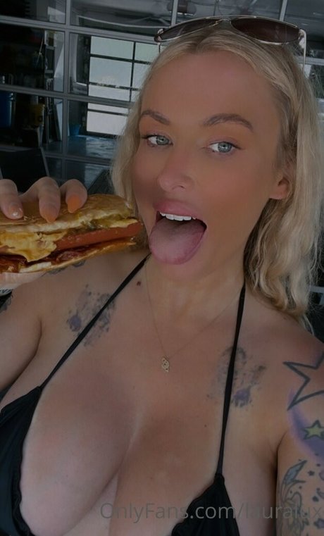 Laura Lux