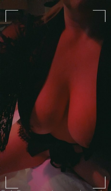 Naakte gelekte OnlyFans-foto van Norwegian Prime