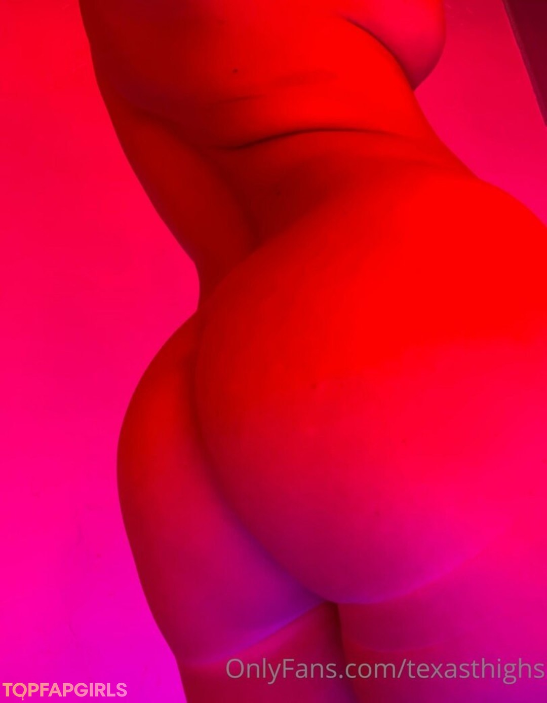 Naakte gelekte OnlyFans-foto van Texasthighs #1055