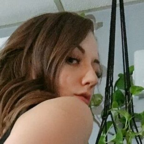 Elle Faye