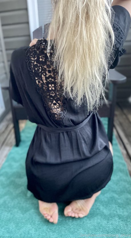 Naakte gelekte OnlyFans-foto van Strong Allure