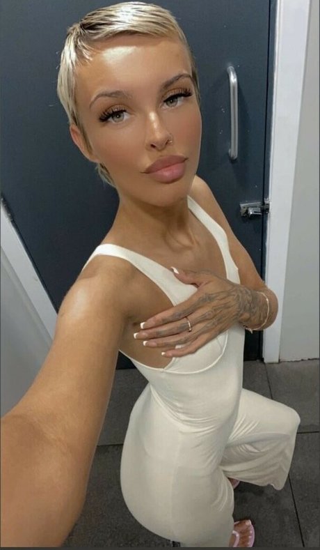 Naakte gelekte OnlyFans-foto van Yourbabyjadore