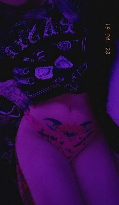 Naakte gelekte OnlyFans-foto van Zureeal