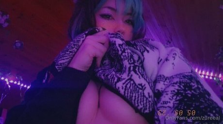 Naakte gelekte OnlyFans-foto van Zureeal
