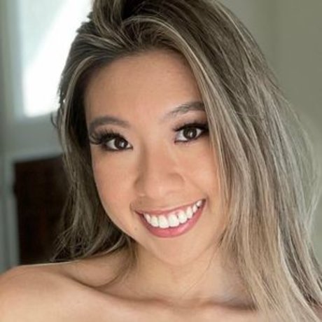 Naakte gelekte OnlyFans-foto van Ainsleyace