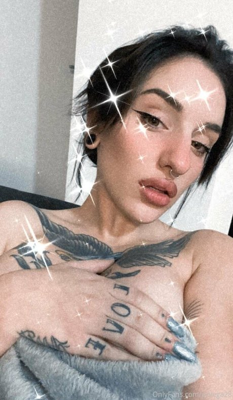 Naakte gelekte OnlyFans-foto van Prvega28