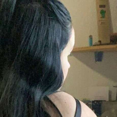 Naakte gelekte OnlyFans-foto van Justine Slater
