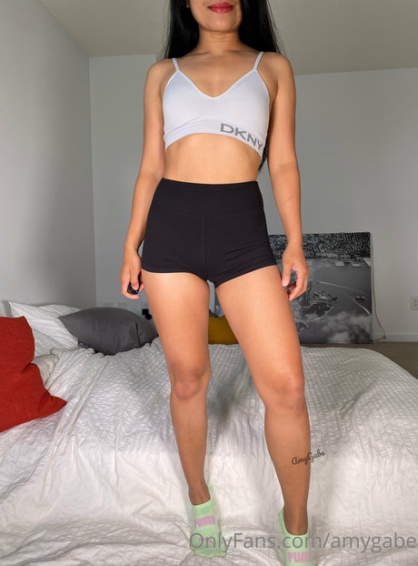 Naakte gelekte OnlyFans-foto van Amygabe