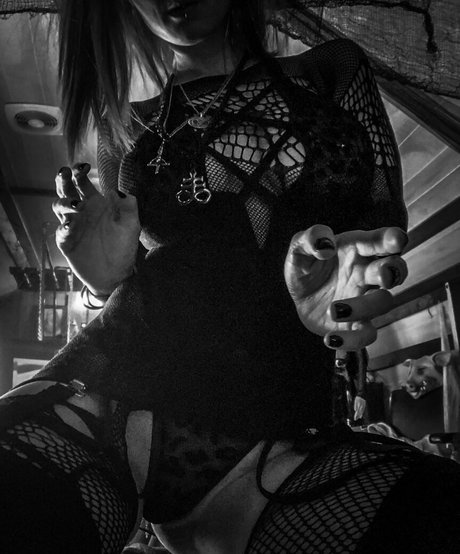 Naakte gelekte OnlyFans-foto van Silentmary