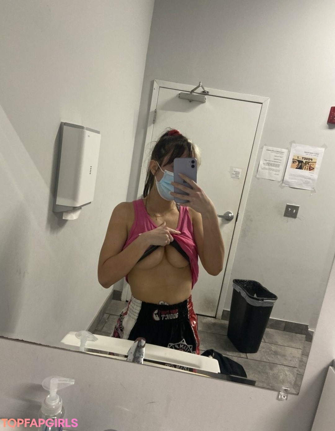 Naakte gelekte OnlyFans-foto van Soupinhercan #16 Naakte gelekte OnlyFans-foto van Soupinhercan #16