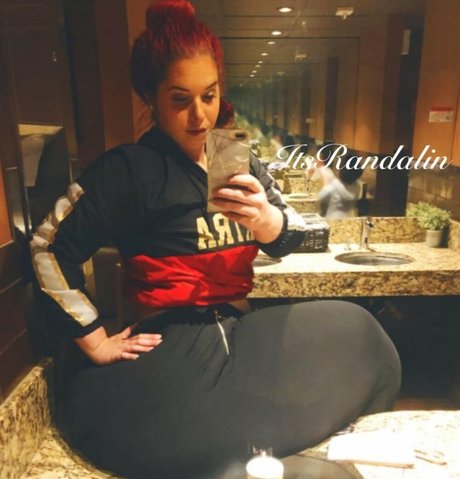Naakte gelekte OnlyFans-foto van Itsrandalin