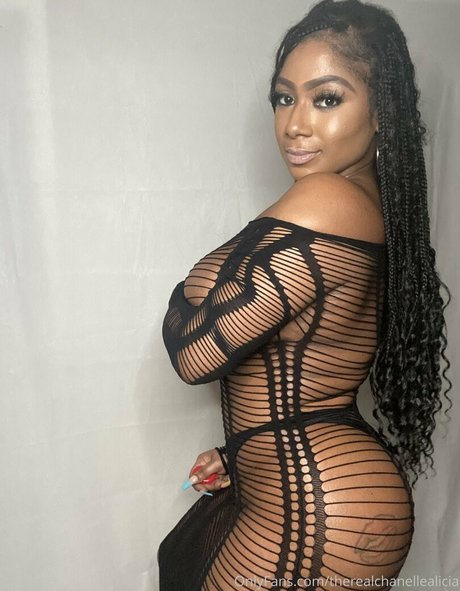 Naakte gelekte OnlyFans-foto van Therealchanellealicia
