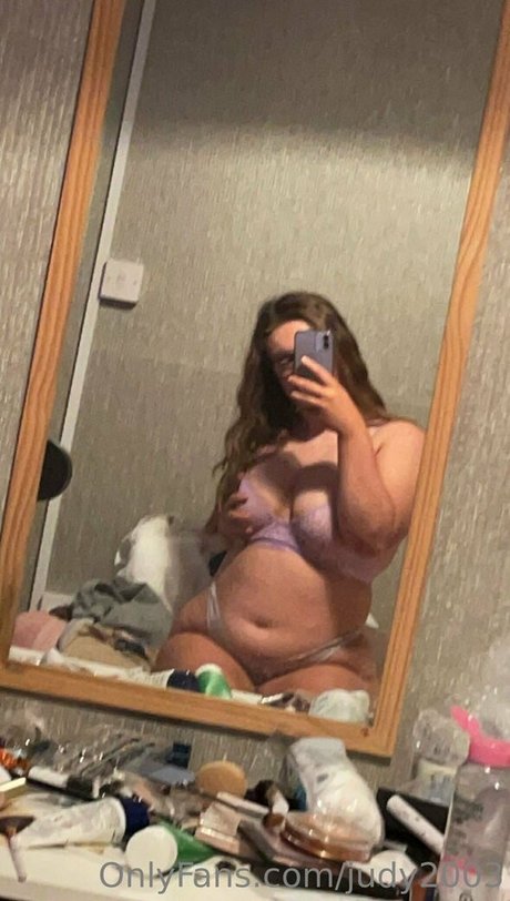 Naakte gelekte OnlyFans-foto van Judy2003