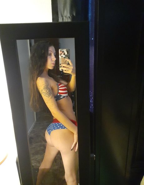 Naakte gelekte OnlyFans-foto van Sweetie626