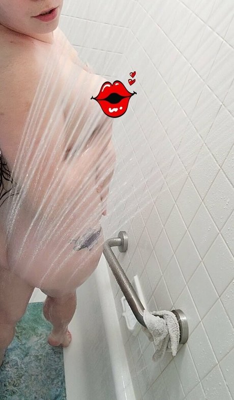 Naakte gelekte OnlyFans-foto van Bloodylovely
