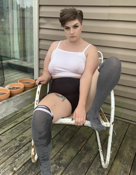 Naakte gelekte OnlyFans-foto van Vintagevogue