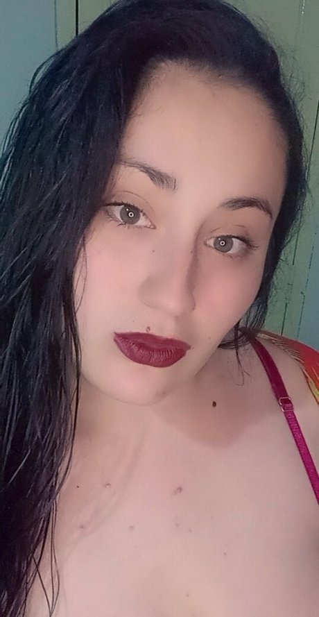 Naakte gelekte OnlyFans-foto van Paolita15