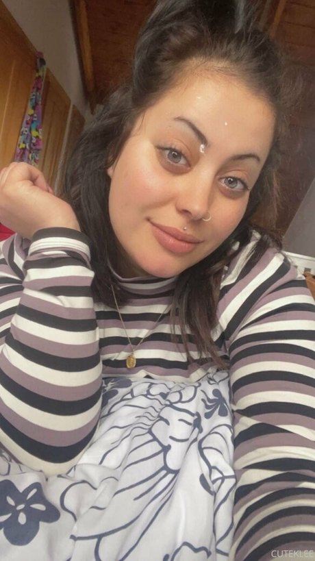 Naakte gelekte OnlyFans-foto van Cuteklee2