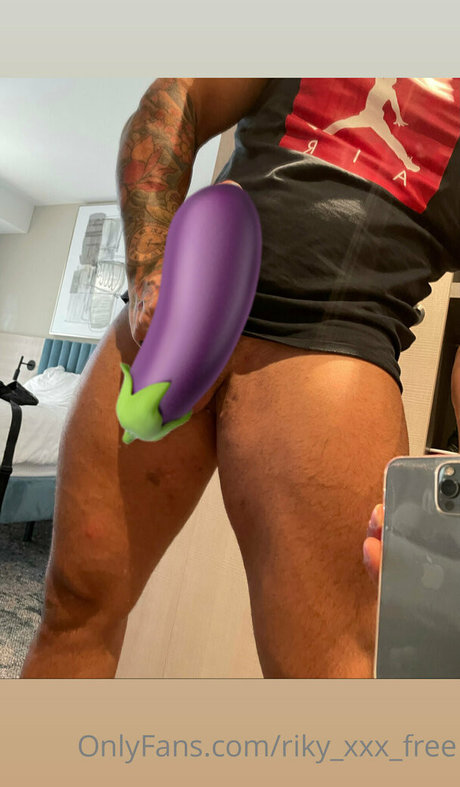 Naakte gelekte OnlyFans-foto van Rikyxxxfree