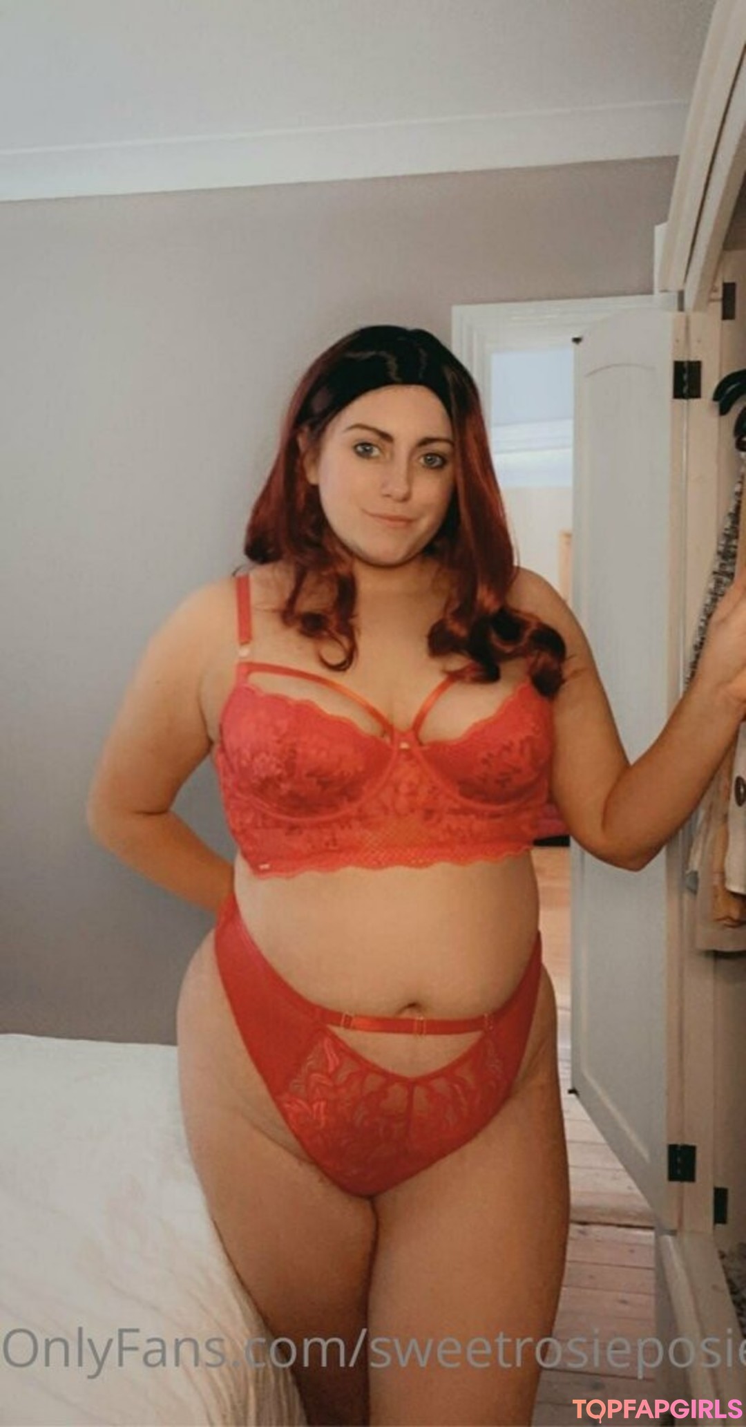 Naakte gelekte OnlyFans-foto van Sweetrosieposie #19 Naakte gelekte OnlyFans-foto van Sweetrosieposie #19