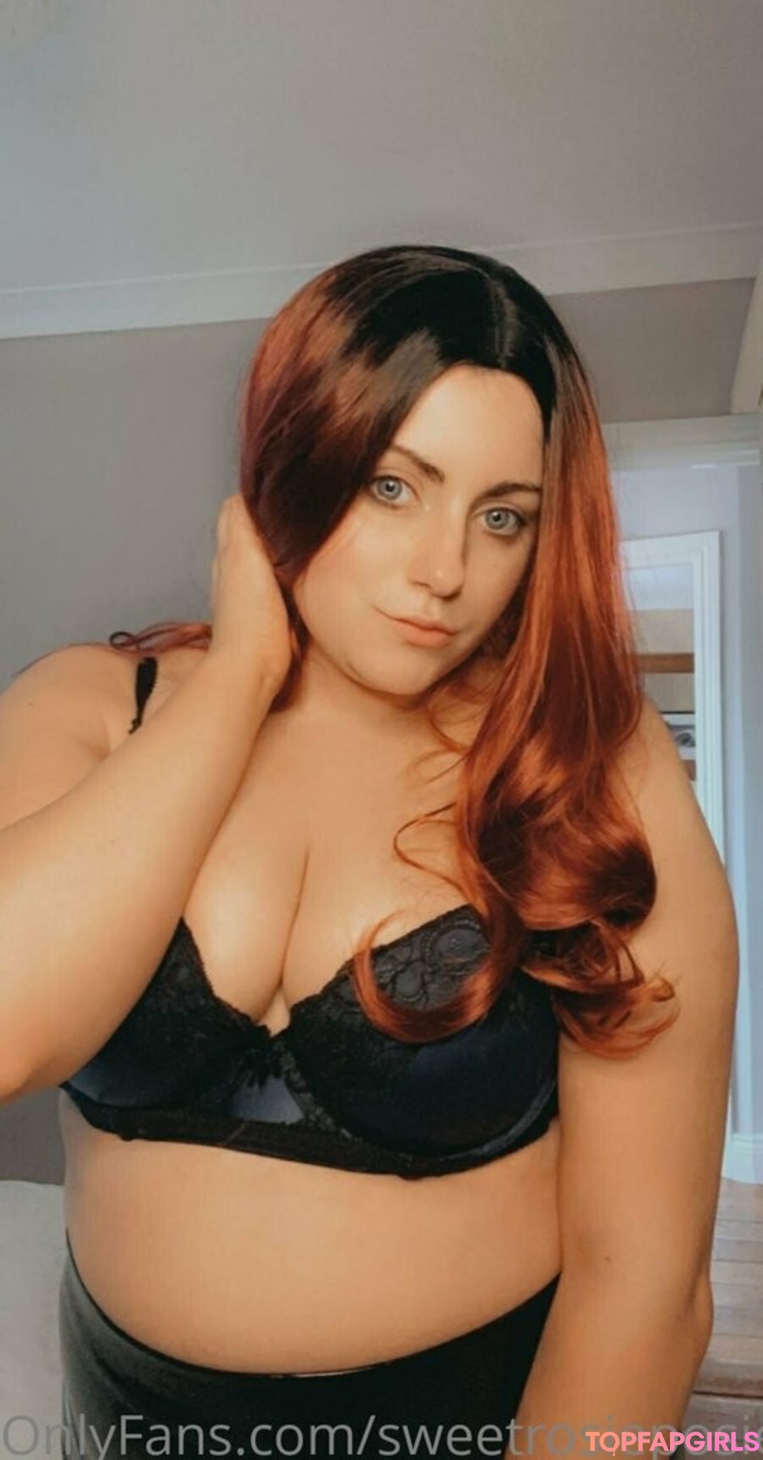 Naakte gelekte OnlyFans-foto van Sweetrosieposie #24 Naakte gelekte OnlyFans-foto van Sweetrosieposie #24