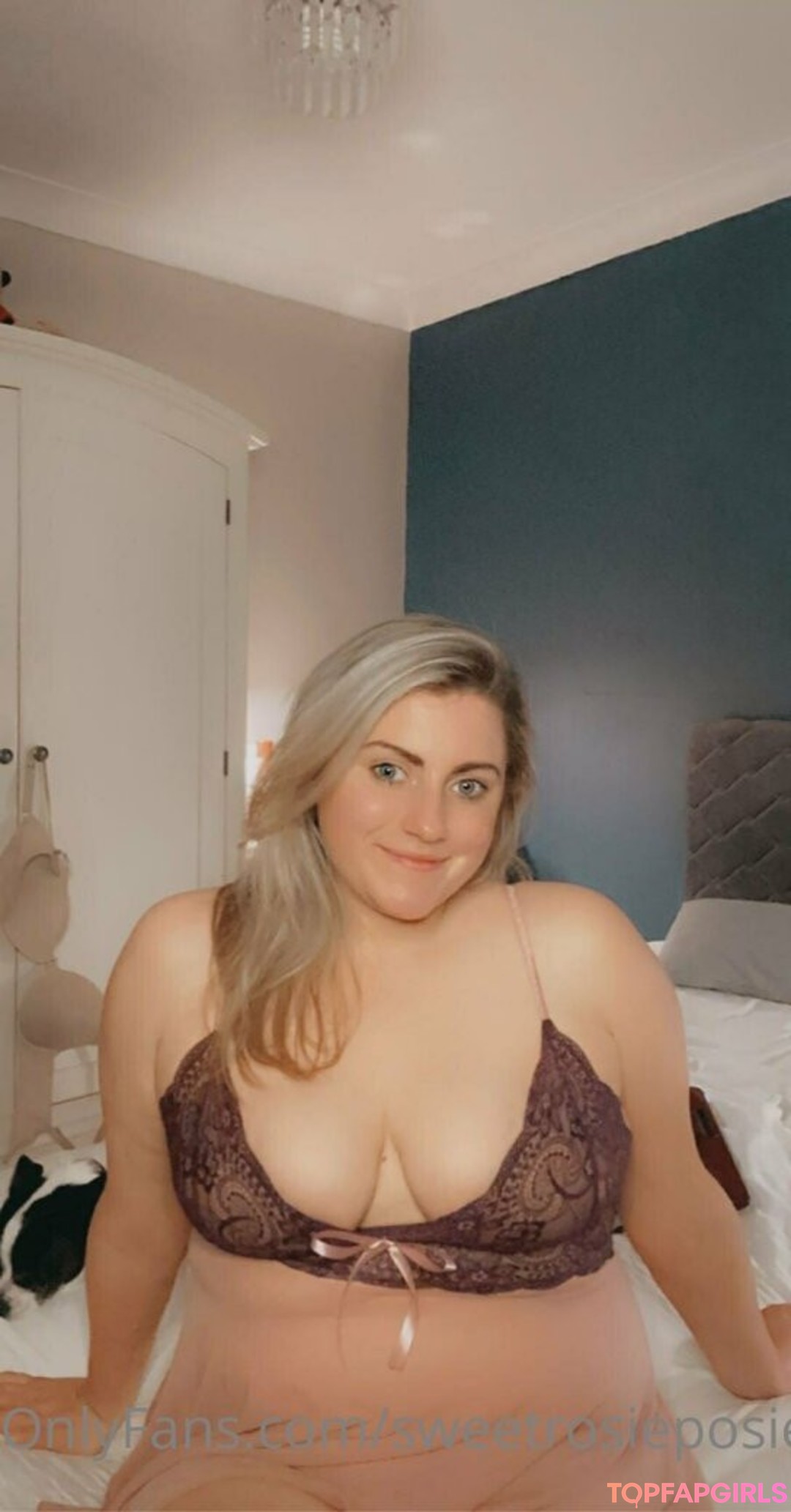 Naakte gelekte OnlyFans-foto van Sweetrosieposie #25 Naakte gelekte OnlyFans-foto van Sweetrosieposie #25