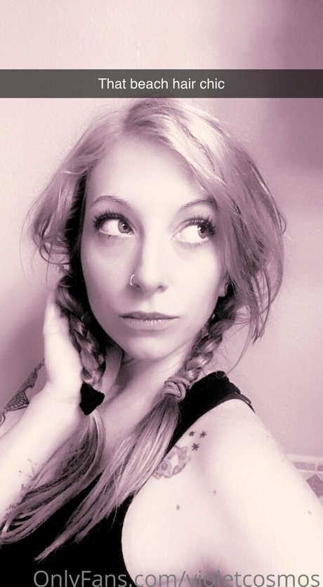 Naakte gelekte OnlyFans-foto van Violetcosmos