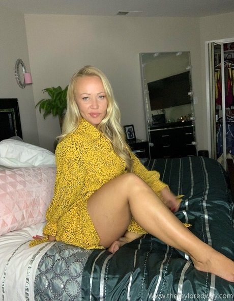 Naakte gelekte OnlyFans-foto van Thetayloredway