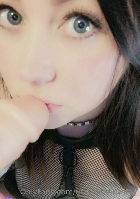 Naakte gelekte OnlyFans-foto van Unsatisfiedwifey