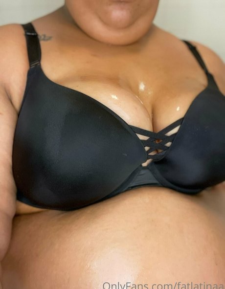 Naakte gelekte OnlyFans-foto van Fatlatinaa