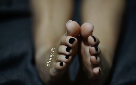 Naakte gelekte OnlyFans-foto van Ginnyft