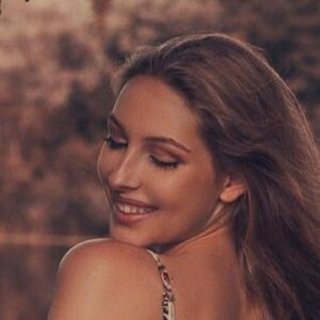 Naakte gelekte OnlyFans-foto van Isabella Spaeth