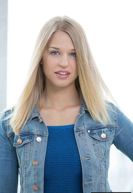 Naakte gelekte OnlyFans-foto van Lacey Johnson