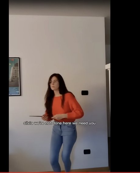 Naakte gelekte OnlyFans-foto van Ailaughatmyownjokes