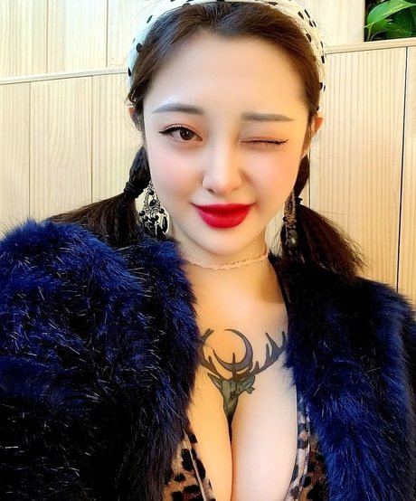 Naakte gelekte OnlyFans-foto van Seolhwa