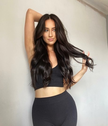 Naakte gelekte OnlyFans-foto van Mk6liv