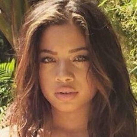 Naakte gelekte OnlyFans-foto van Kiana Lede
