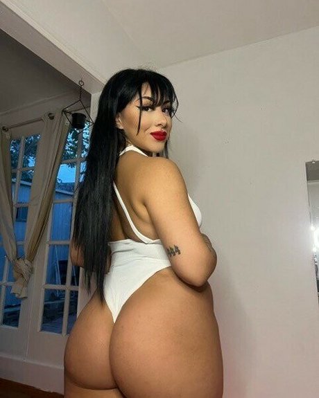 Naakte gelekte OnlyFans-foto van Scarlettviv