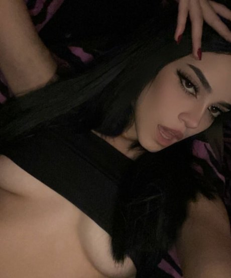Naakte gelekte OnlyFans-foto van Gothg1rl