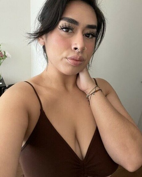 Naakte gelekte OnlyFans-foto van Brattthunnneyyy888