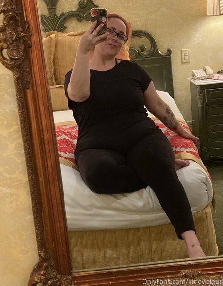 Naakte gelekte OnlyFans-foto van Littlevicious