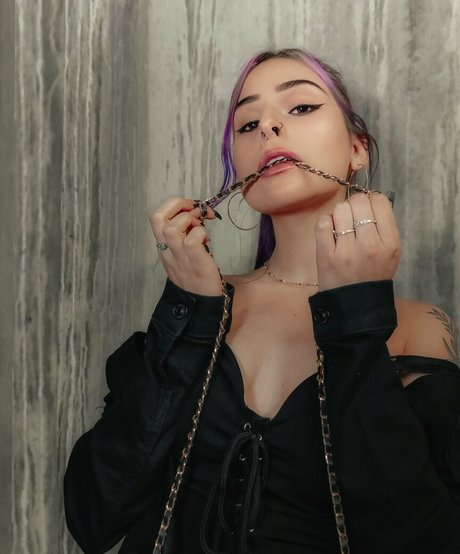 Naakte gelekte OnlyFans-foto van Tatteddbeautyy