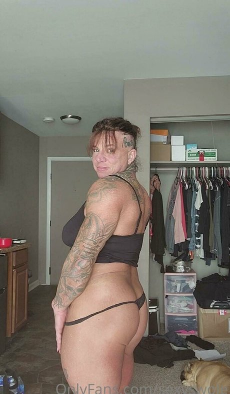 Naakte gelekte OnlyFans-foto van Sexyswole