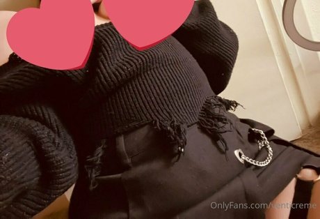 Naakte gelekte OnlyFans-foto van Venticreme