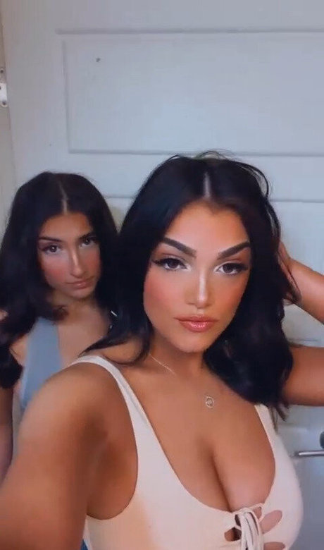 Naakte gelekte OnlyFans-foto van Serena