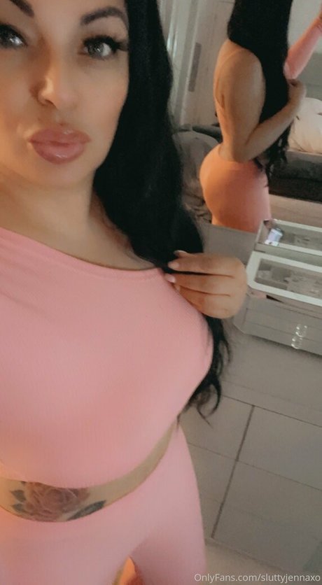 Naakte gelekte OnlyFans-foto van Sluttyjennaxo