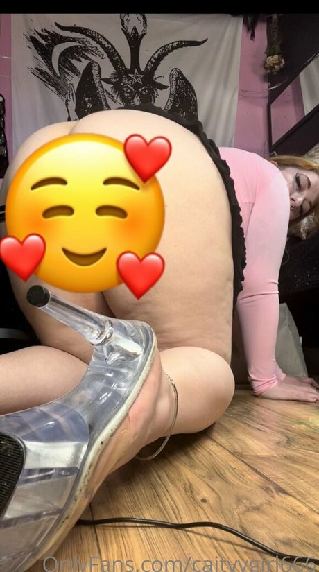 Naakte gelekte OnlyFans-foto van Caityygirl666