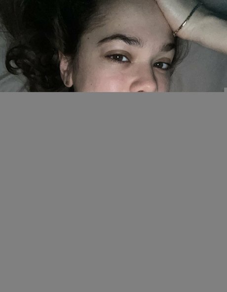 Naakte gelekte OnlyFans-foto van Michelle Ellyse Schlaman