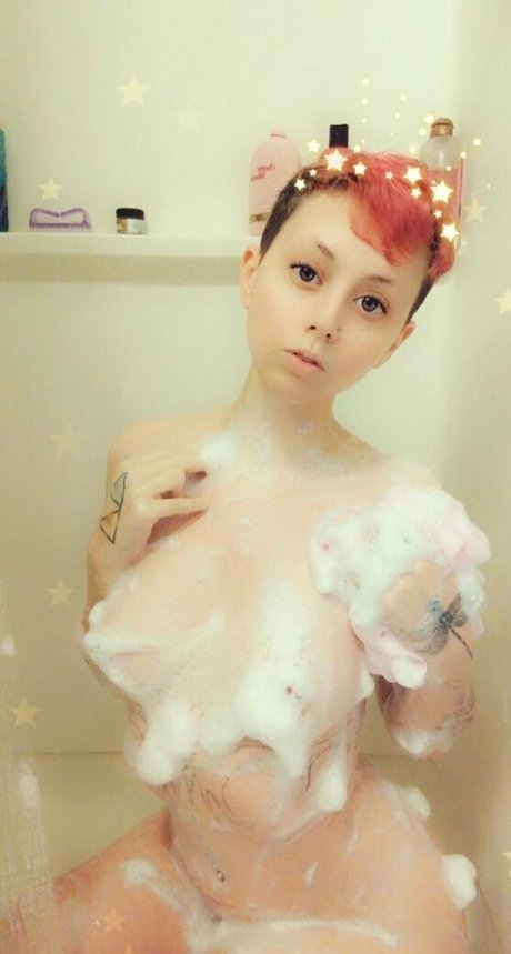 Naakte gelekte OnlyFans-foto van Axilliacosplay